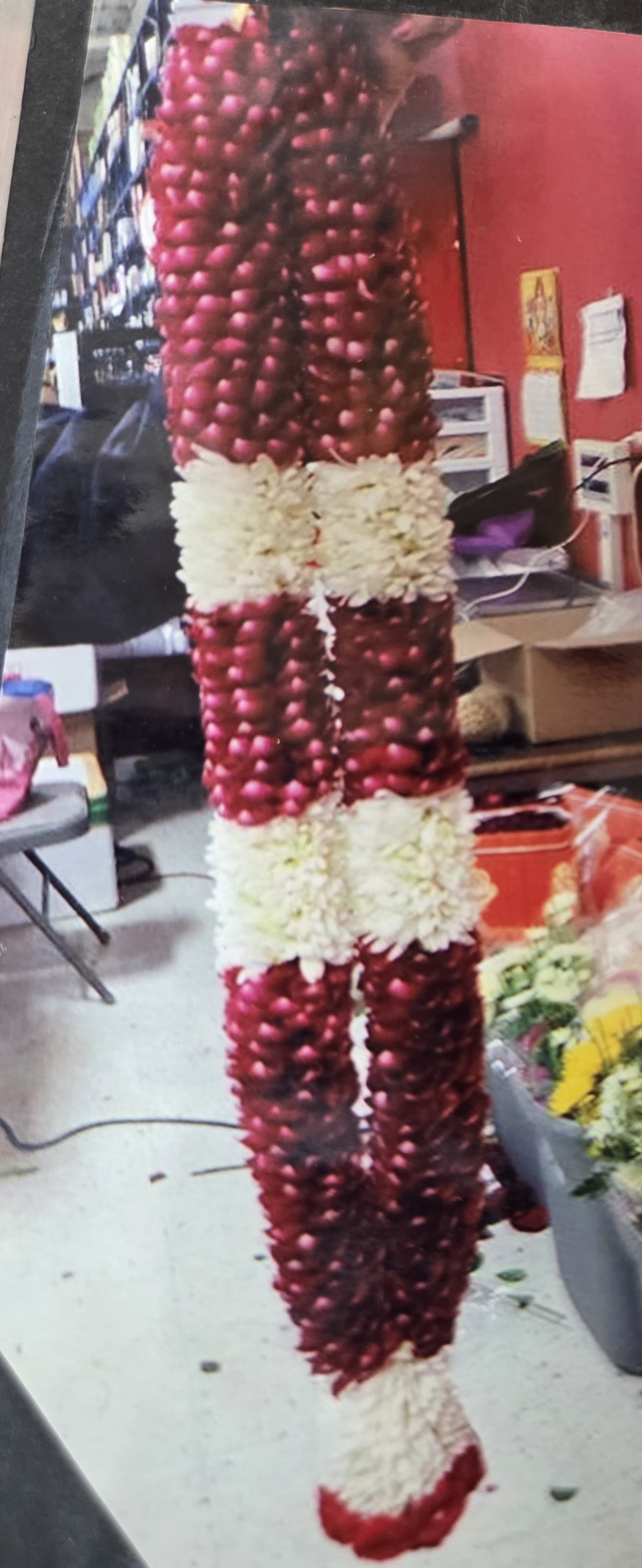 Rose Petal Lilly Garland 004
